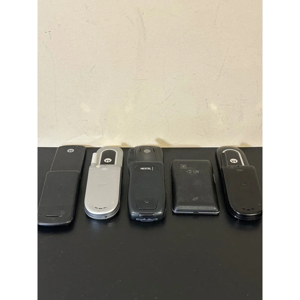 Vintage cellphone lot, tested and working does not come with chargers
